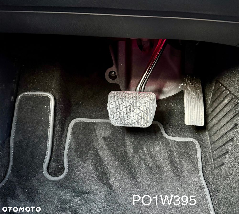 Mercedes-Benz GLA 200 7G-DCT Urban - 16