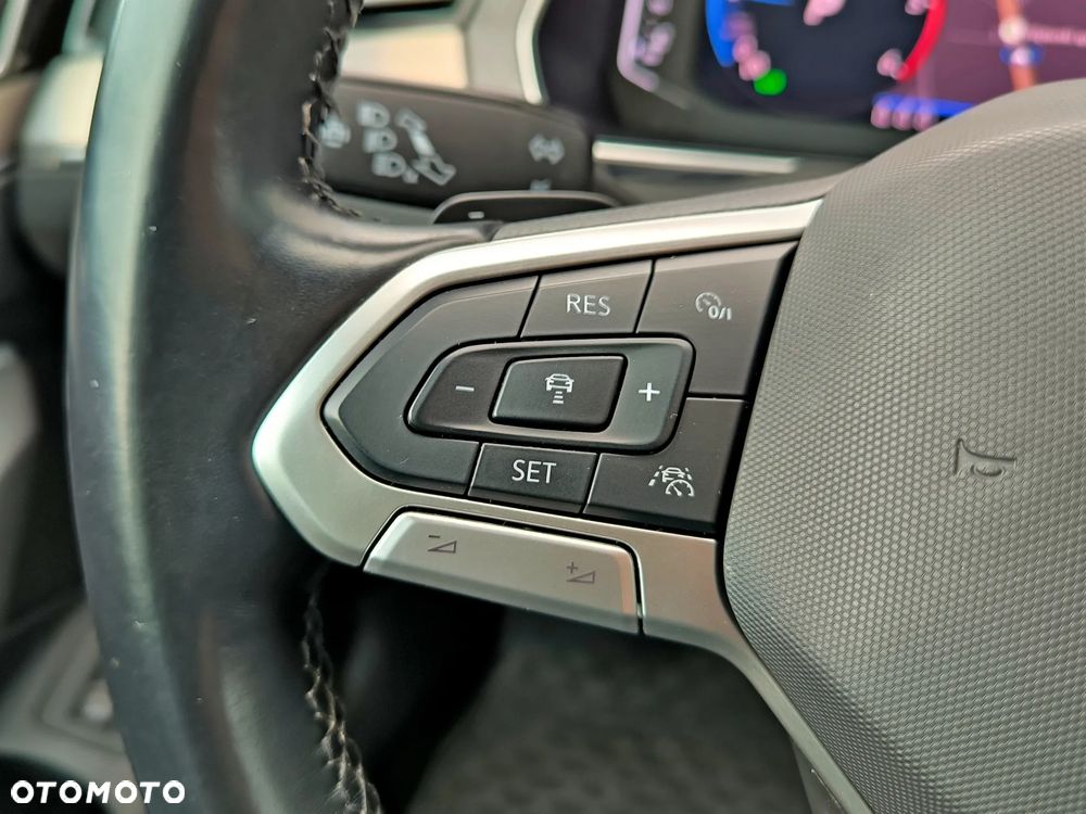 Volkswagen Passat Variant 2.0 TDI Elegance DSG - 13