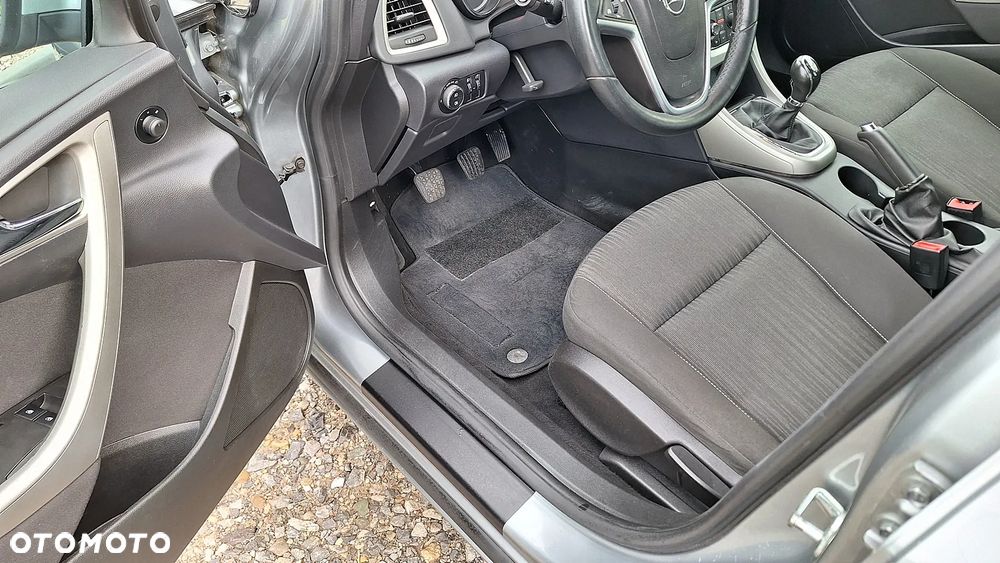 Opel Astra 1.4 Turbo - 11