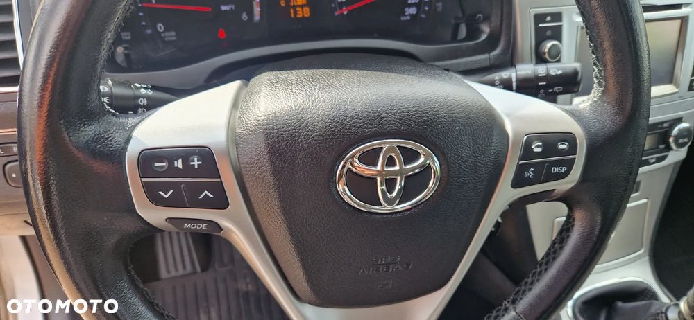 Toyota Avensis 2.2 D-4D Comfort - 22
