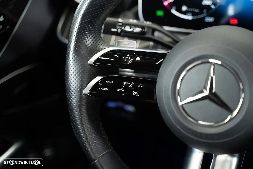 Mercedes-Benz C 300 e AMG Line - 18
