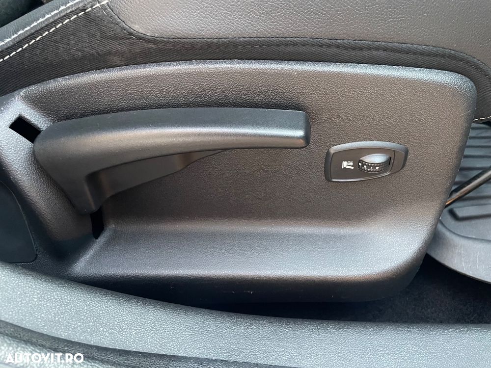 Renault Megane ver-grandtour-energy-dci-130-bose-edition - 12