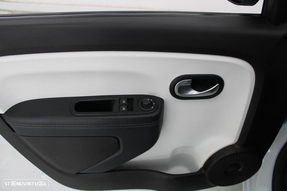 Renault Twingo Z.E. 22 Intens - 9