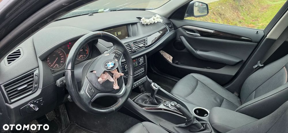 BMW X1 xDrive18d xLine - 9