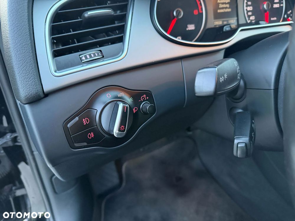 Audi A4 Avant 2.0 TDI DPF quattro Attraction - 11