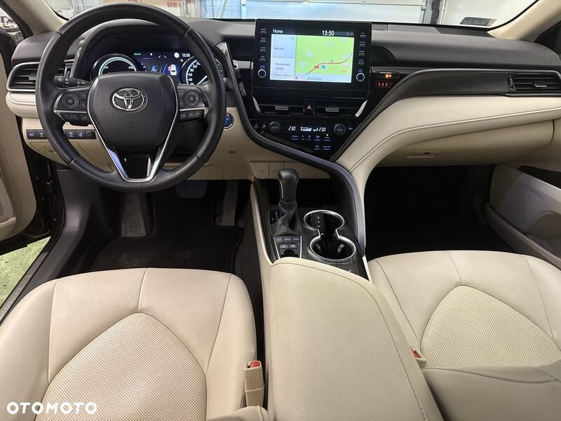 Toyota Camry 2.5 Hybrid Executive CVT - 23