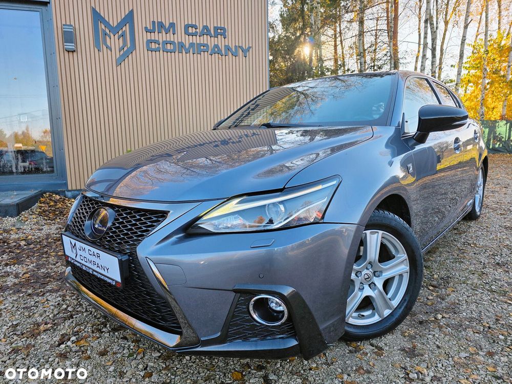 Lexus CT - 1