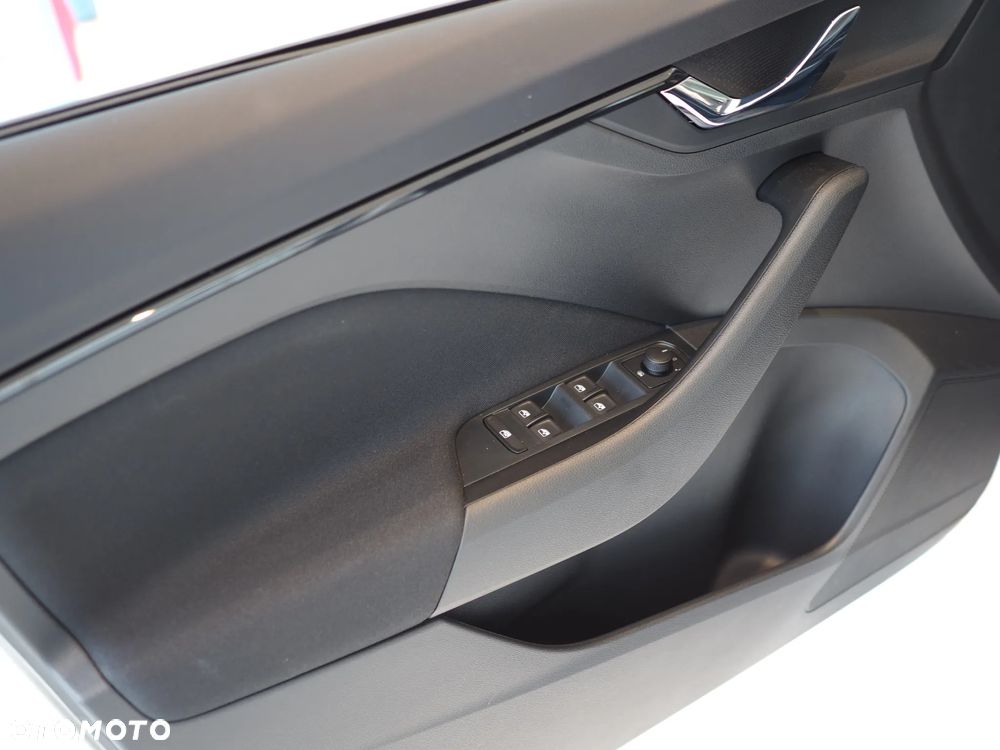 Skoda Scala 1.0 TSI Selection DSG - 6