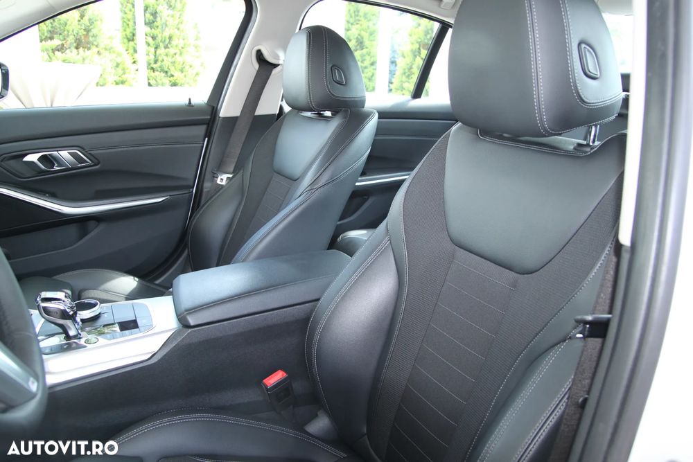 BMW Seria 3 320d xDrive AT Sport Line - 40