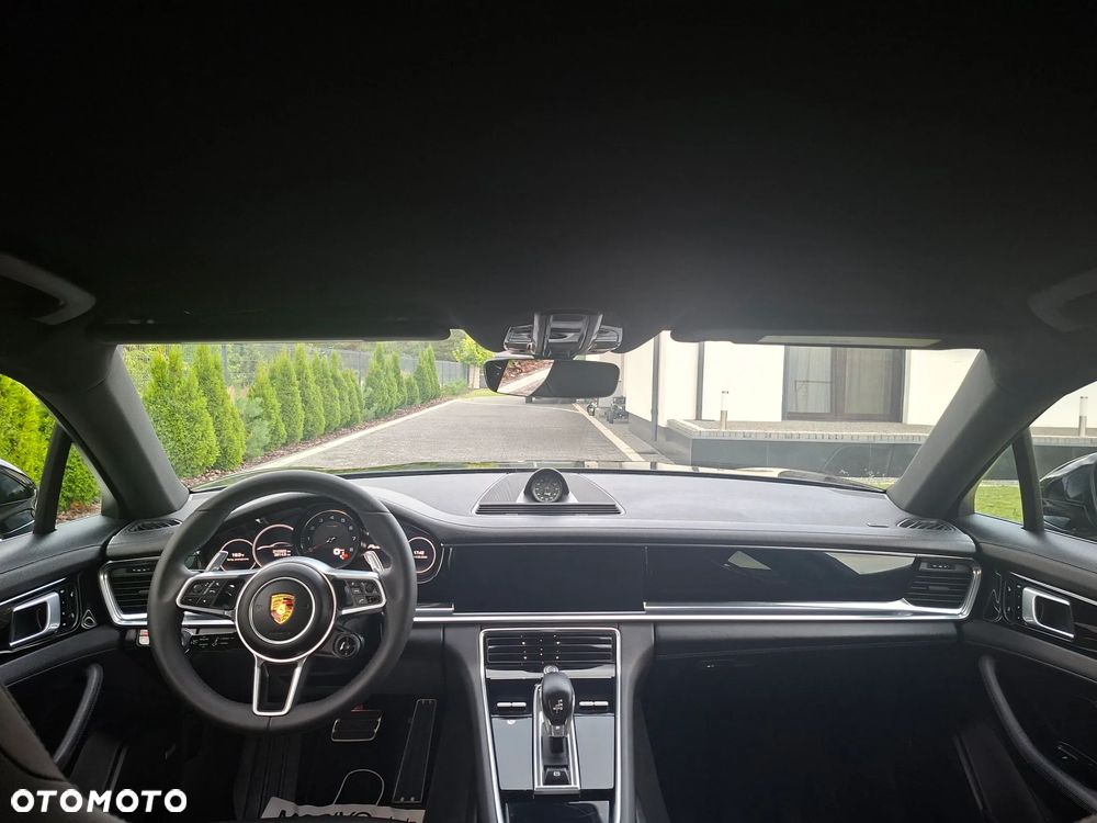 Porsche Panamera 4S - 9