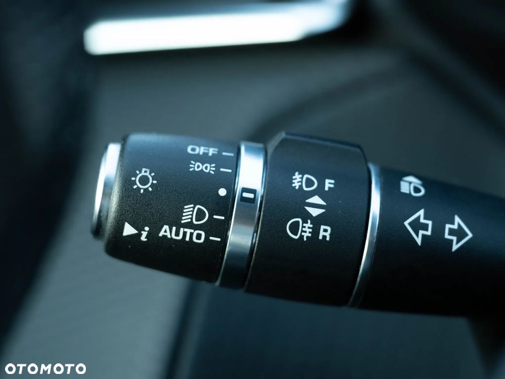 Land Rover Range Rover Velar 2.0d R-Dynamic HSE - 33