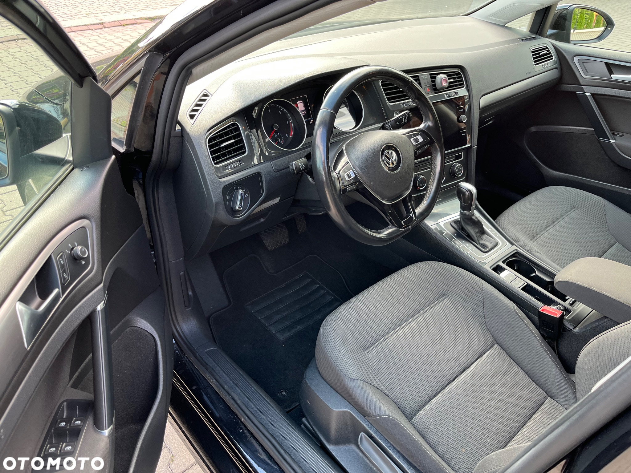 Volkswagen Golf - 5