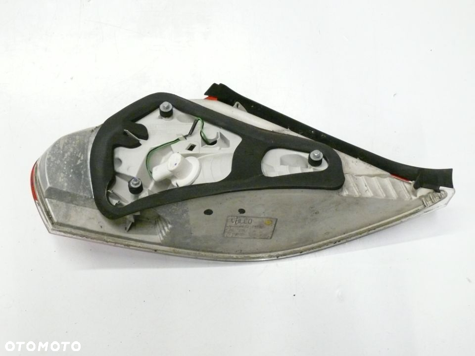 LAMPA TYLNA PRAWA BMW 6 E63 E64 VALEO 2003 2010 LED - 4