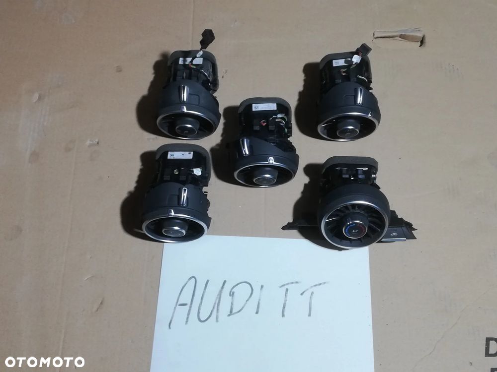 Audi TT 8S kratki nawiewu kratka reuglacja 8S2820903 8S2820901 8S28209051 8S2820951 8S2820952