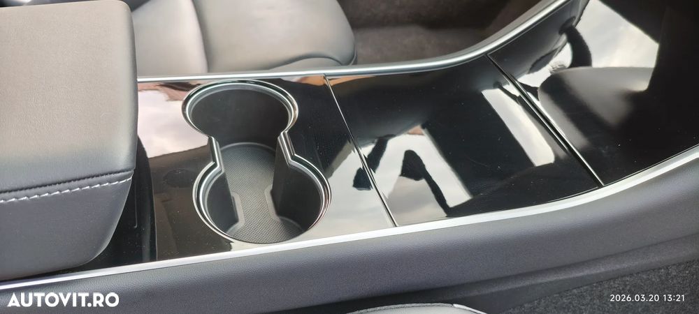 Tesla Model 3 - 12