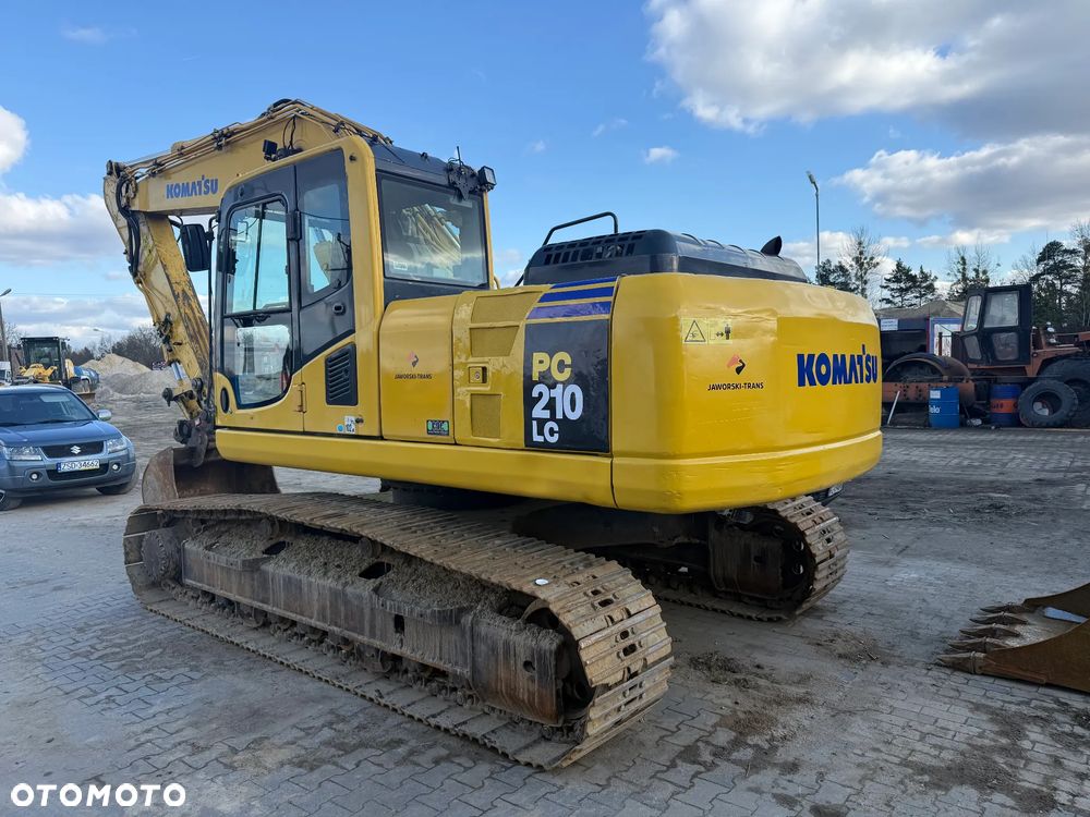 Komatsu PC210 -8 - 3
