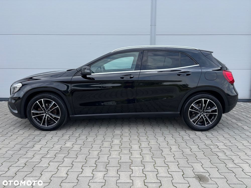 Mercedes-Benz GLA 200 Urban - 3