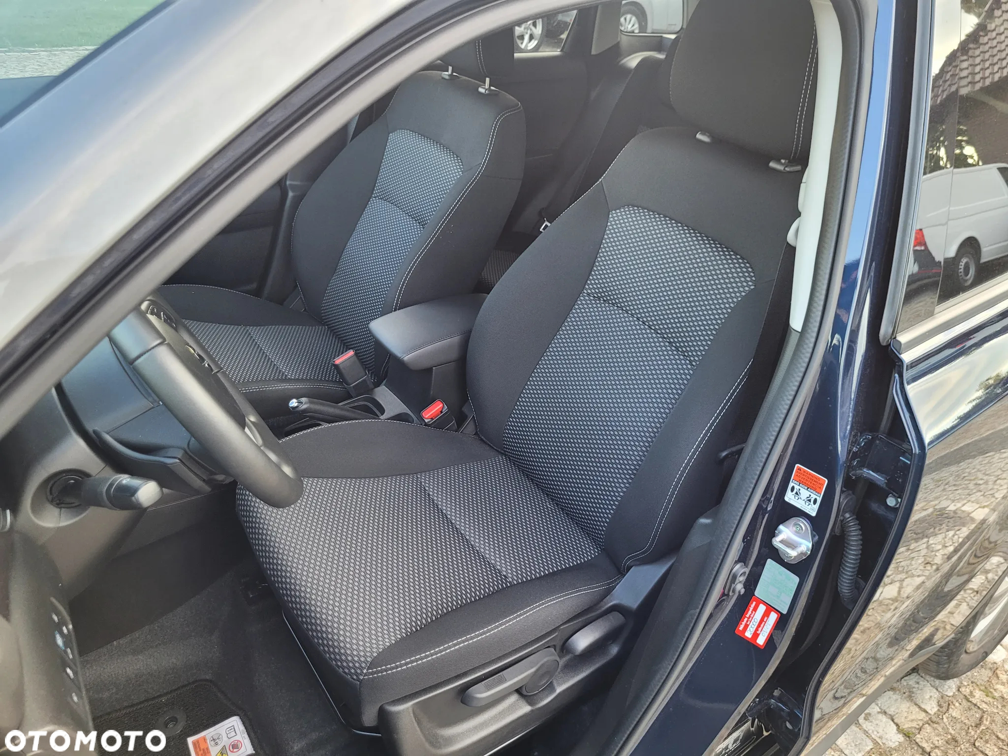 Suzuki Vitara 1.5 Dualjet Hybrid Allgrip AGS Comfort "SHINKAI" - 4