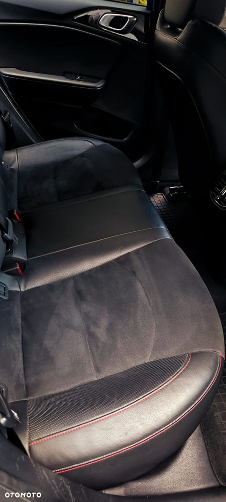 Kia ProCeed 1.6 T-GDI GT DCT - 12