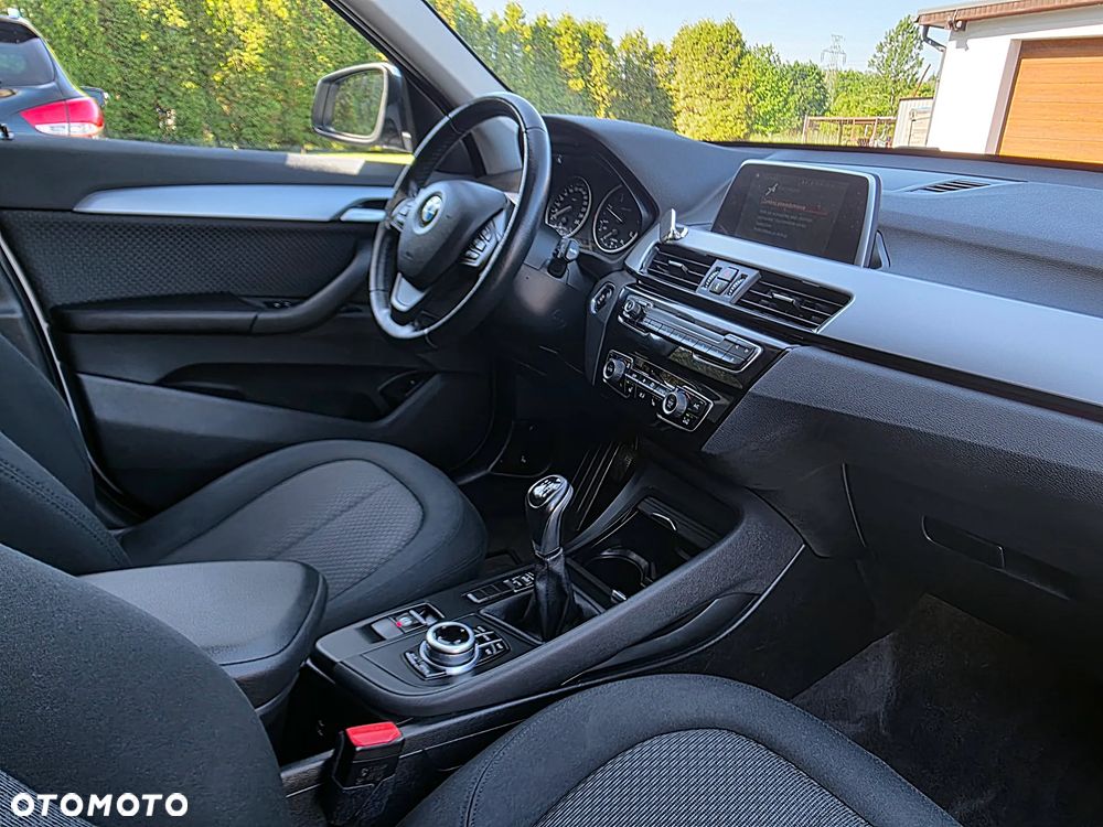 BMW X1 sDrive18d xLine - 22