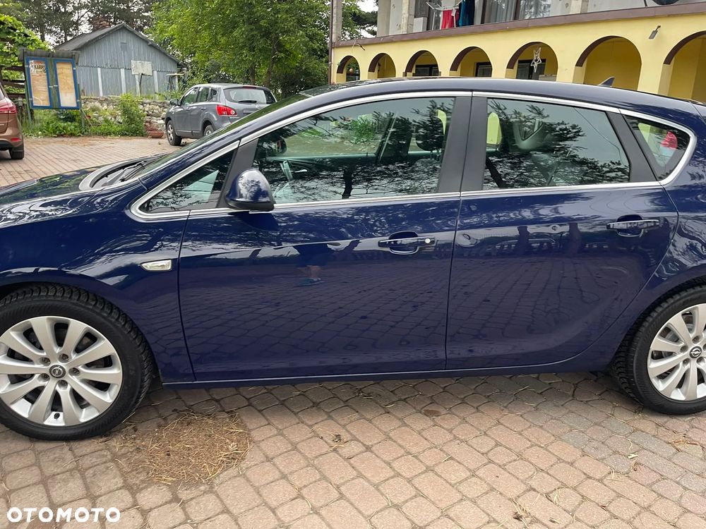Opel Astra 2.0 CDTI Cosmo - 4