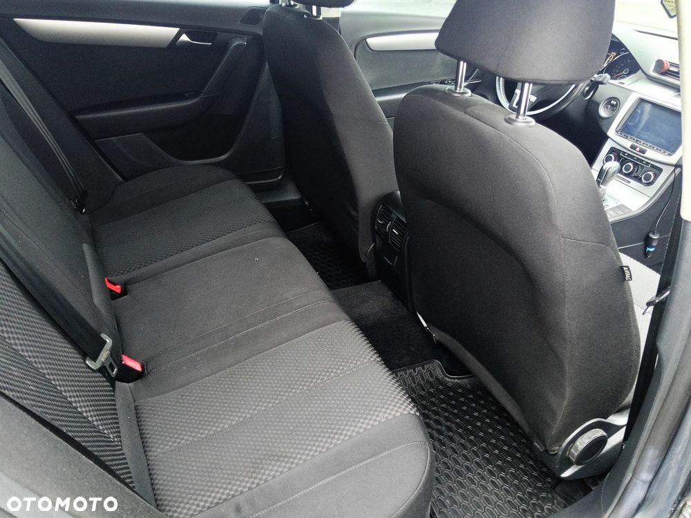 Volkswagen Passat 2.0 TDI Highline DSG - 10