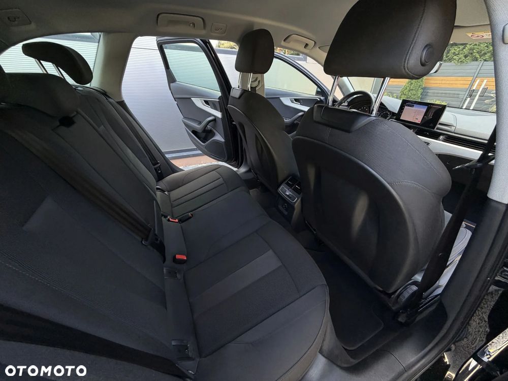 Audi A4 Avant 40 TFSI S tronic - 18