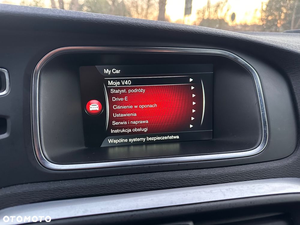 Volvo V40 D4 Drive-E R-Design Momentum - 29