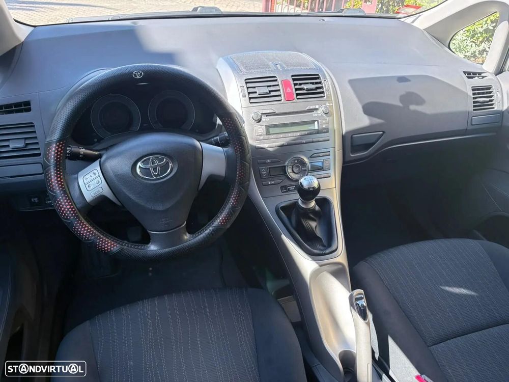 Toyota Auris 1.4 D-4D Sol - 27