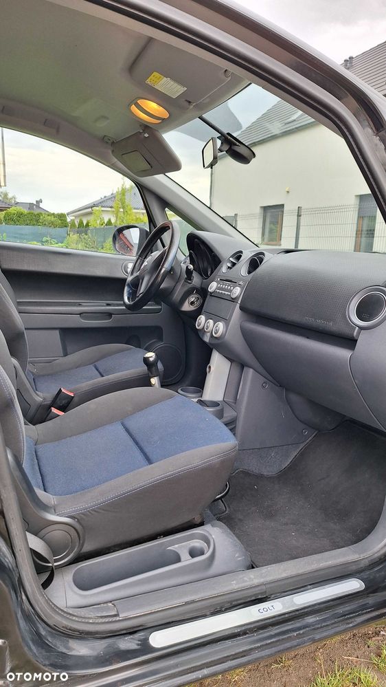 Mitsubishi Colt - 4