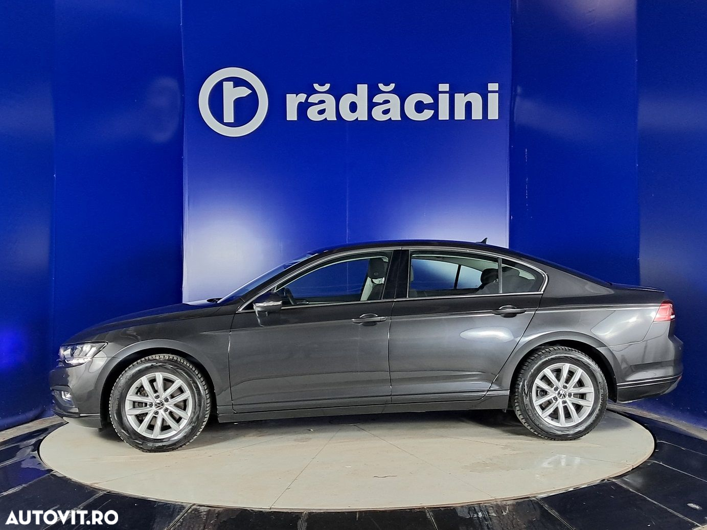 Volkswagen Passat - 2