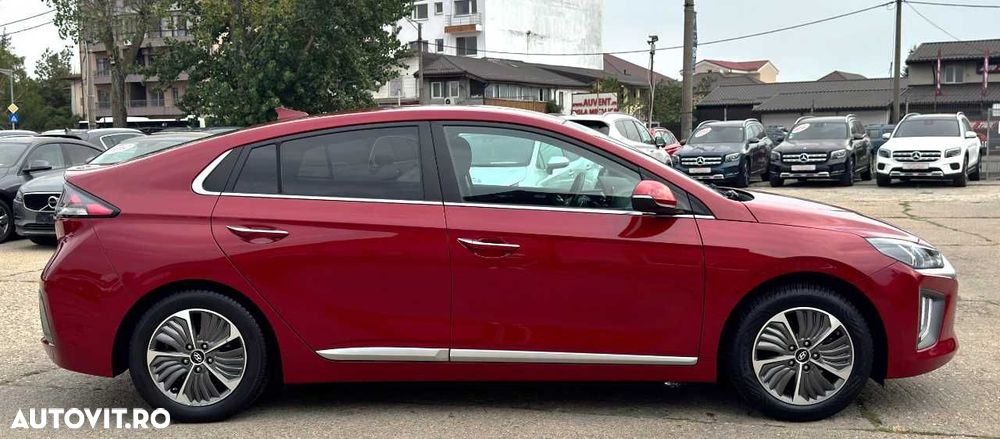 Hyundai IONIQ - 10