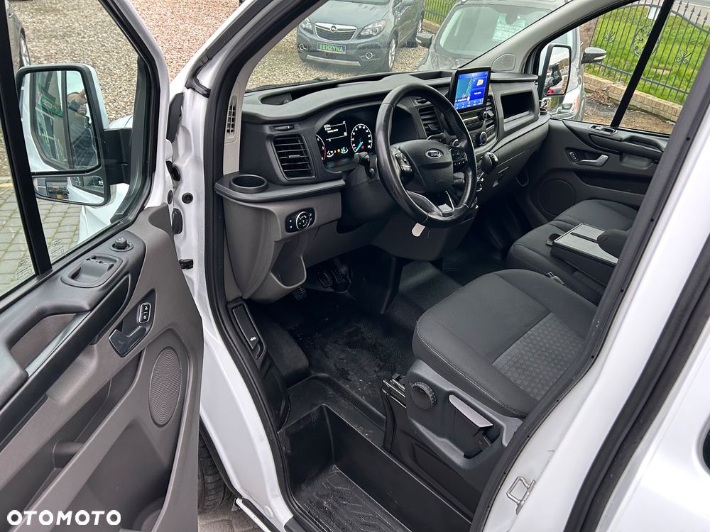 Ford Transit Custom 300 L2H1 Limited (bryg.) - 14