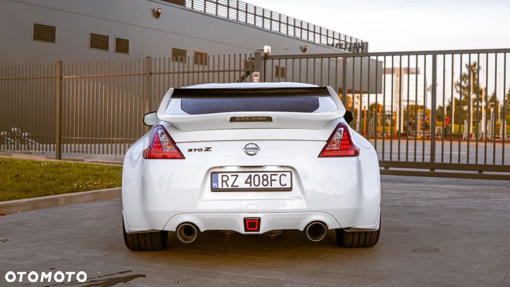 Nissan 370 Z Standard - 21
