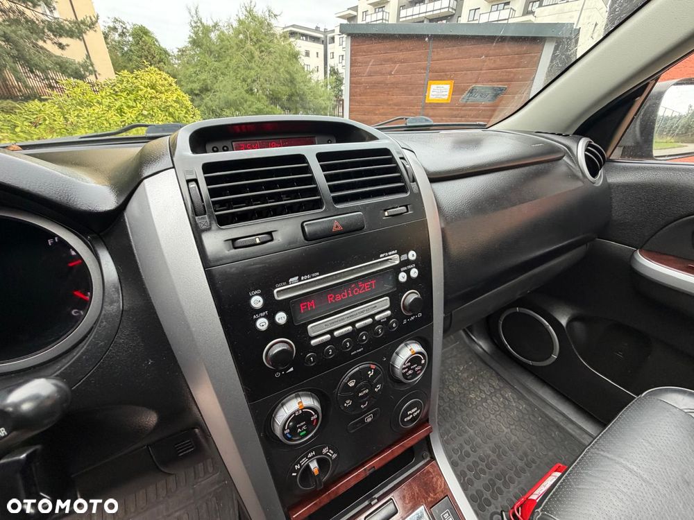 Suzuki Grand Vitara 2.0 De luxe - 16