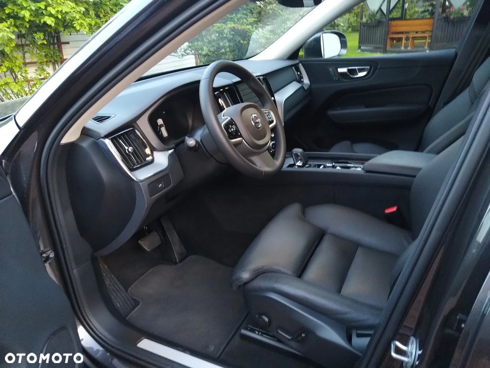 Volvo XC 60 B4 D Plus Dark - 10