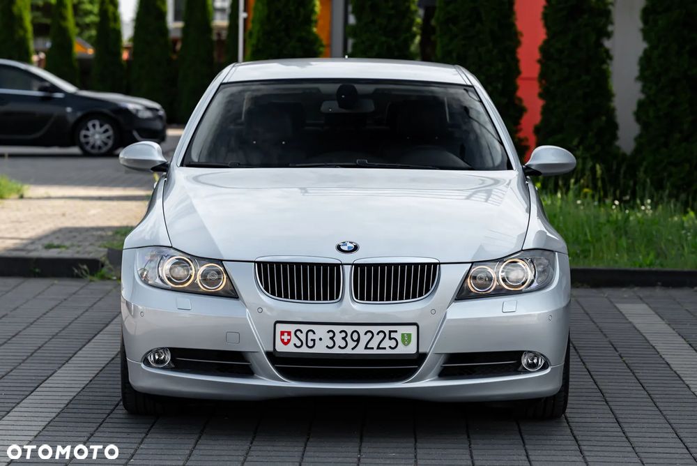 BMW Seria 3 330xi - 4