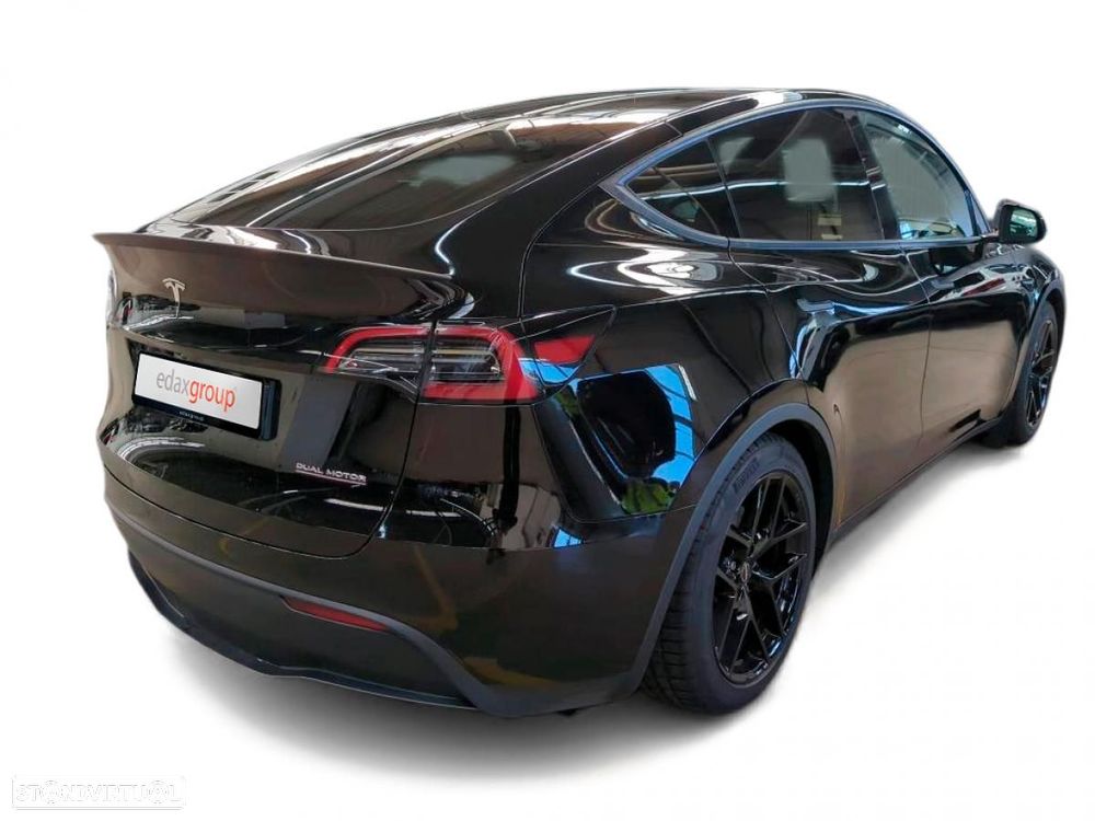 Tesla Model Y Performance Dual Motor AWD - 2