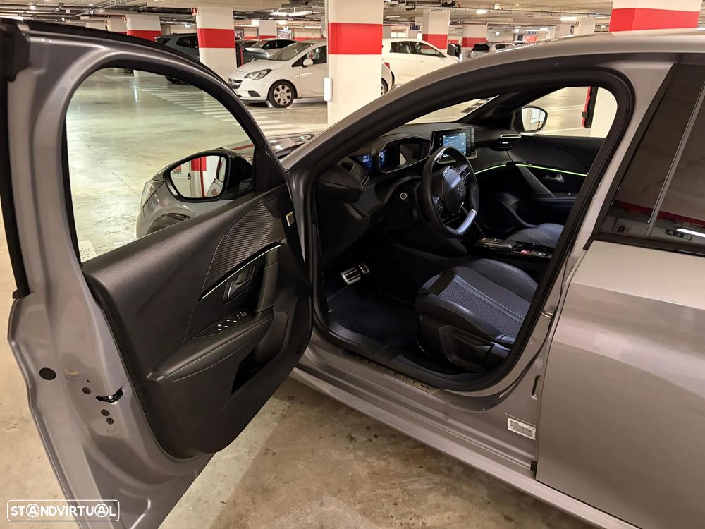 Peugeot e-208 GT - 5