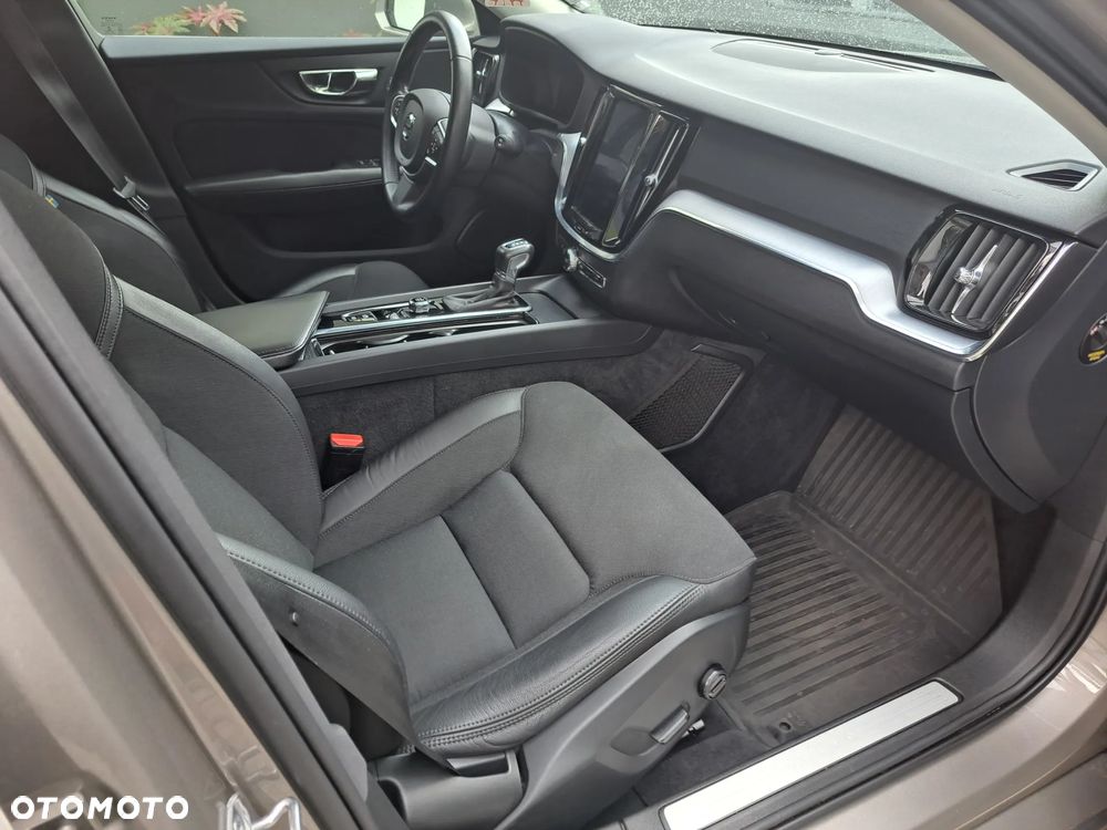 Volvo V60 D3 AWD Geartronic Momentum - 12