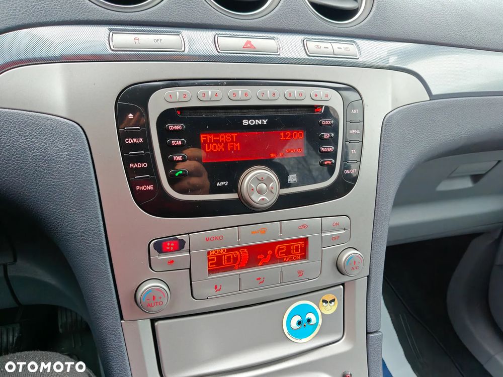 Ford Galaxy 2.0 TDCi Ghia - 26