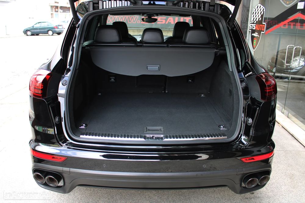 Porsche Cayenne Platinum Edition - 52