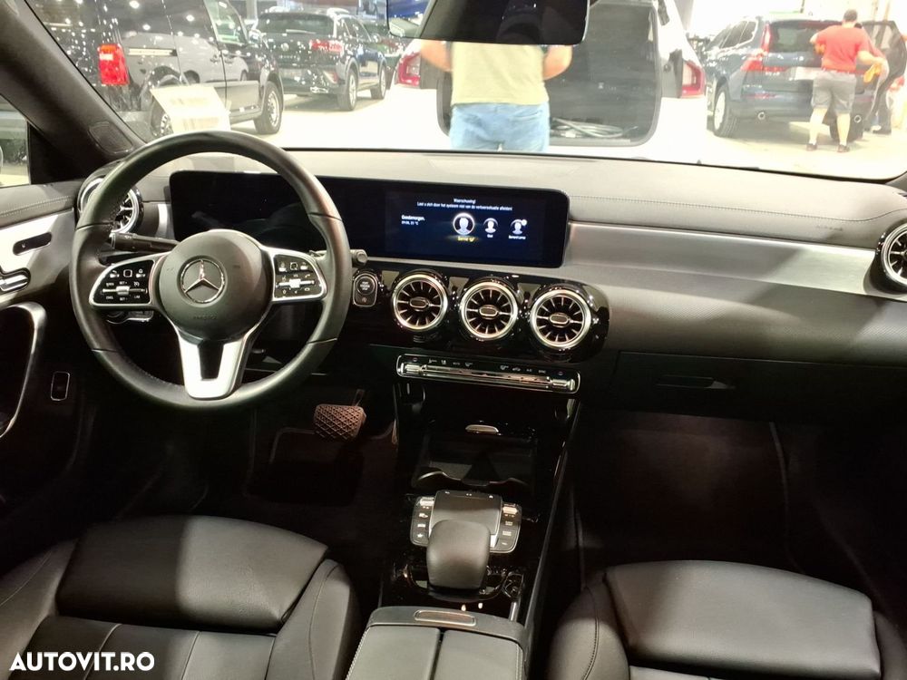 Mercedes-Benz CLA 180 7G-DCT Edition Progressive Line - 4
