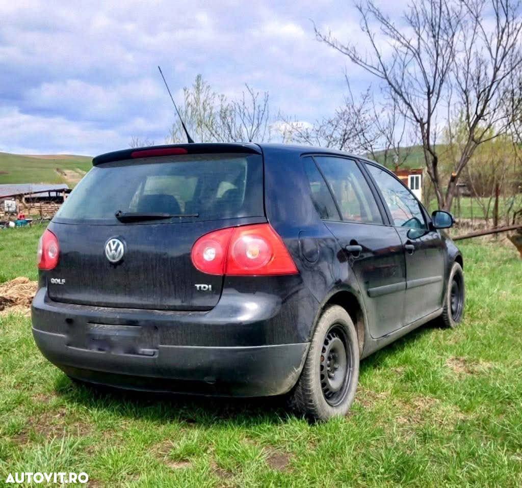 Volkswagen Golf - 2