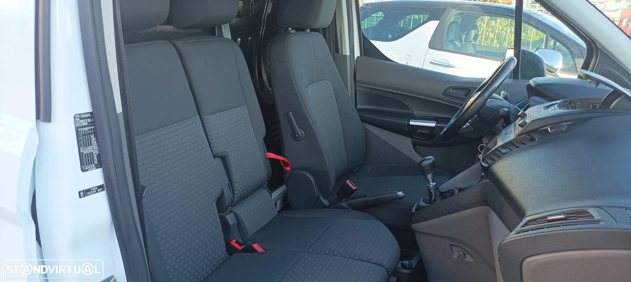 Ford Transit Connect - 27