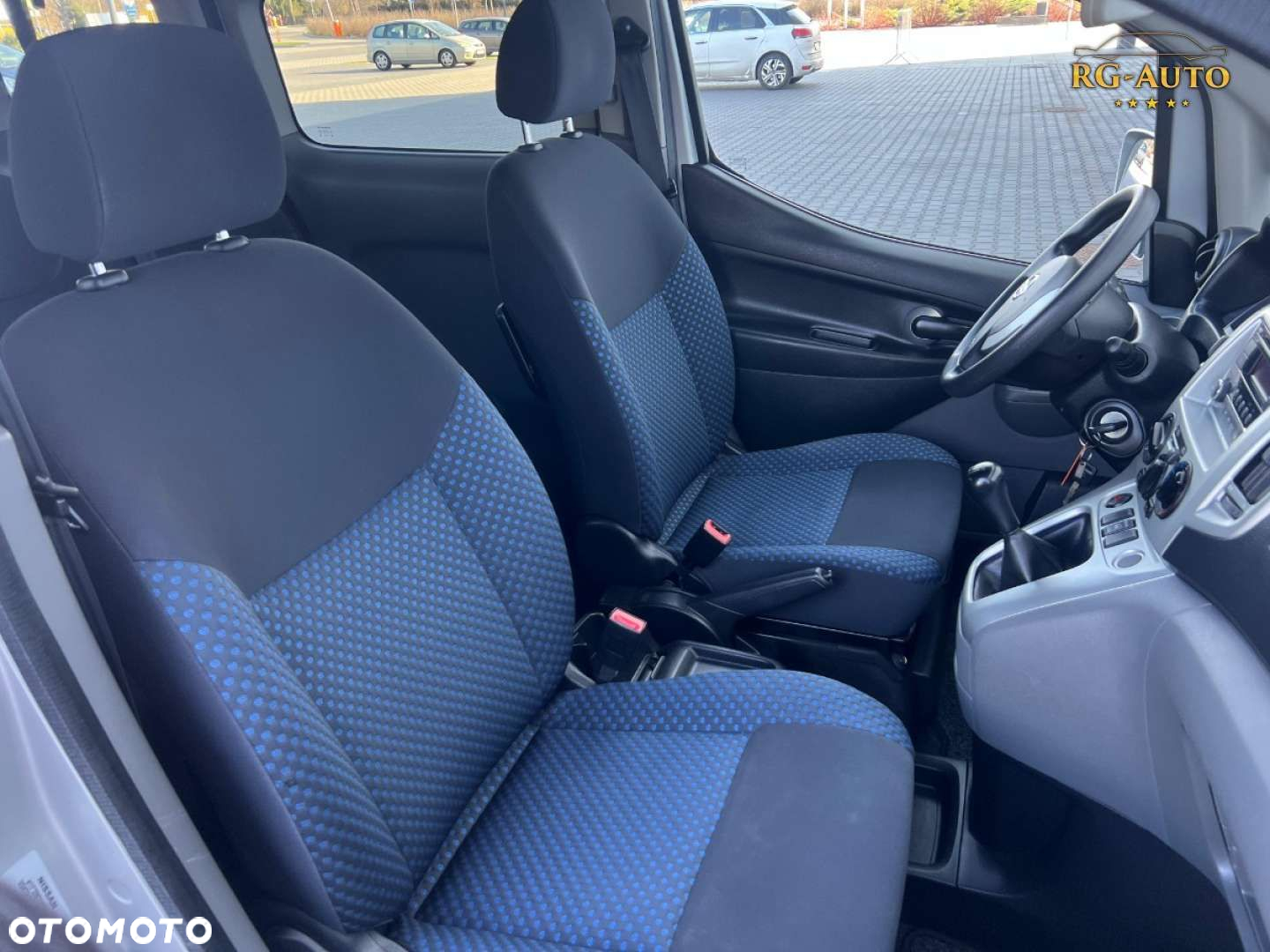 Nissan NV200 - 24