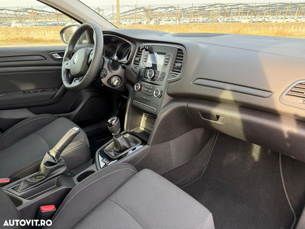 Renault Megane TCE GPF Zen - 19