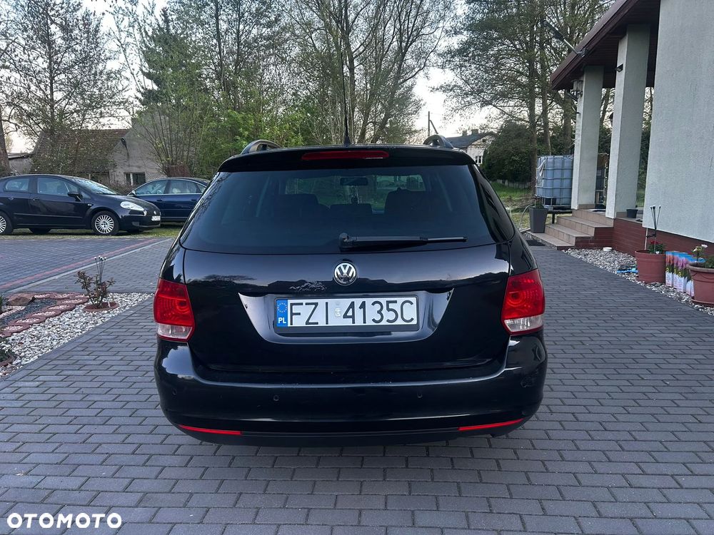 Volkswagen Golf - 6