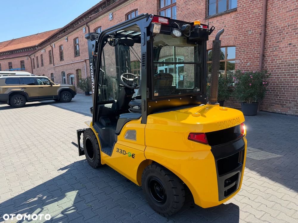Hyundai 33D-9E - 3