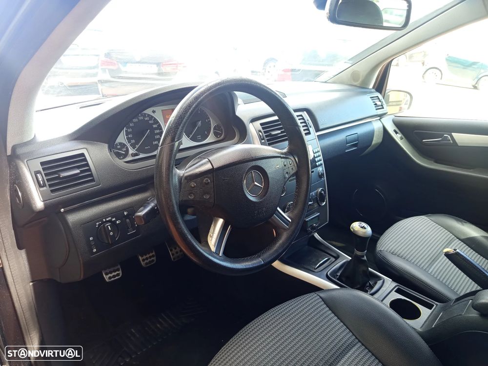 Mercedes-Benz B 180 CDI - 9